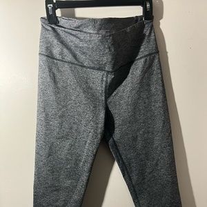 Victoria Secret Sport Medium Capri Leggings (Heather Gray)